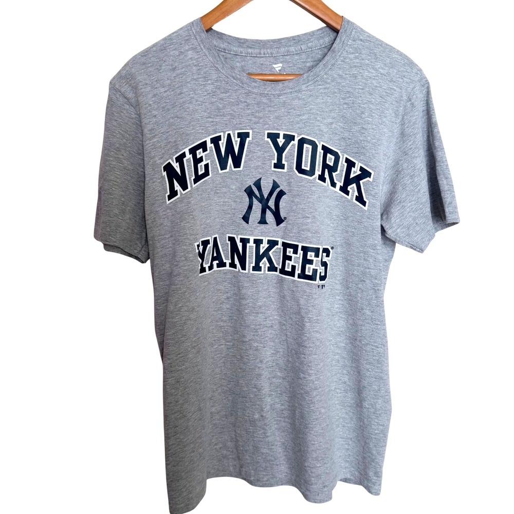 Fanatics New York Yankees MLB Graphic T-Shirt Mens Size M Heather Gray Tee